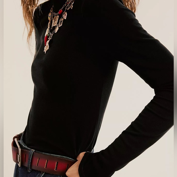 NWTS WE THE FREE TURTLENECK (XL) - Picture 2 of 7